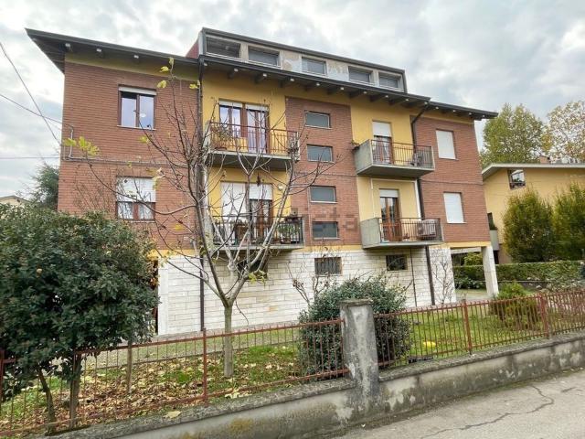Appartamento in vendita di 166 m² in Via Fratelli Cervi