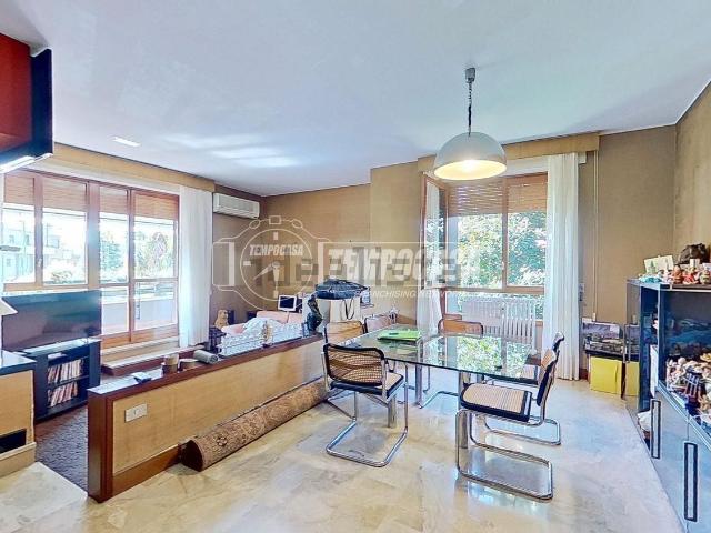 Appartamento in vendita di 166 m² in Piazza Papa Giovanni XXIII