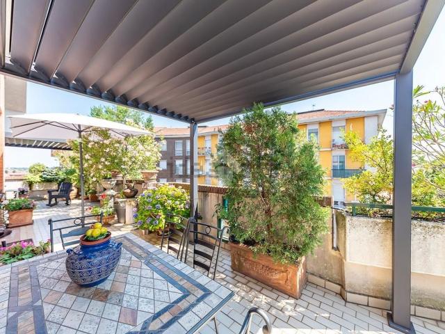 Appartamento in vendita di 166 m² in Piazza Vittorio Veneto, 121
