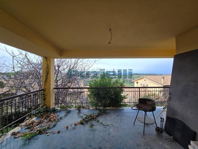 Appartamento in vendita di 167 m² in Via Alessandro Cocci