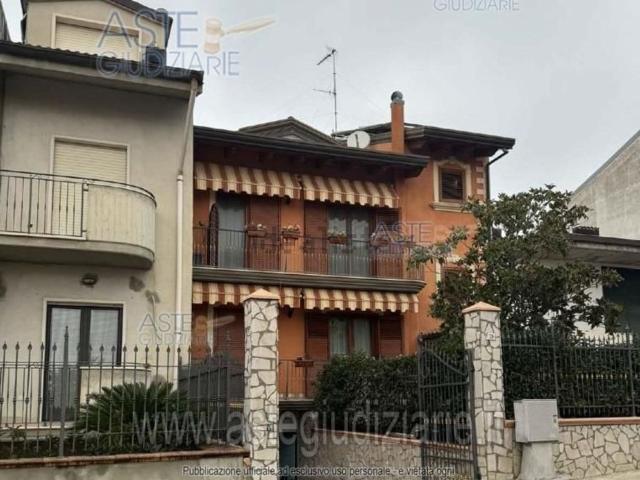 Appartamento in vendita di 167 m² in Via Basilicata