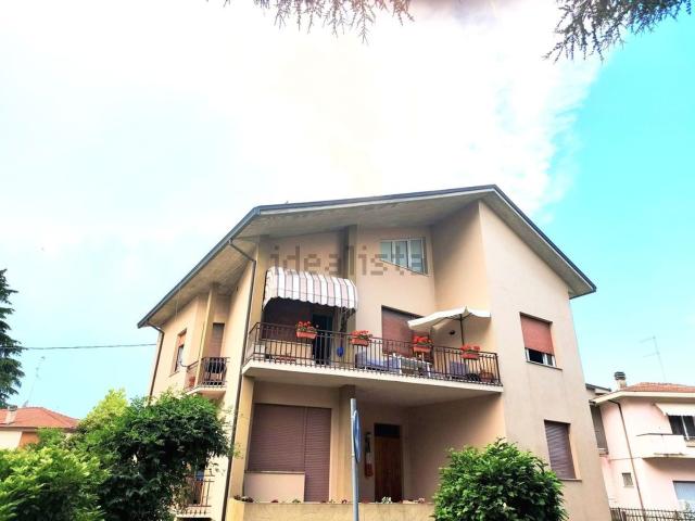 Appartamento in vendita di 167 m² in Via Giacomo Leopardi, 26