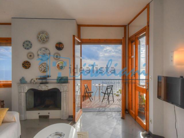 Appartamento in vendita di 167 m² in Via dei Gerani