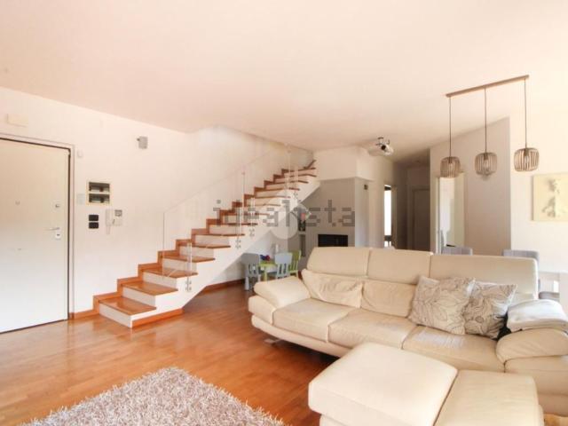Appartamento in vendita di 167 m² in Via Nazionale Adriatica Nord, 131