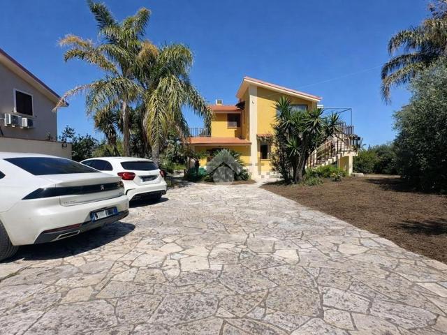 Appartamento in vendita di 167 m² in Via Vittime del Mare, 35