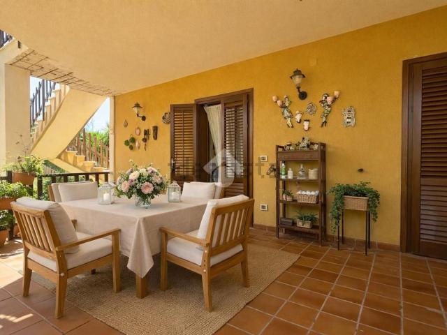 Appartamento in vendita di 167 m² in Via Vittime del Mare, 35