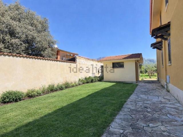 Appartamento in vendita di 167 m² in Via Vittime del Mare, 35