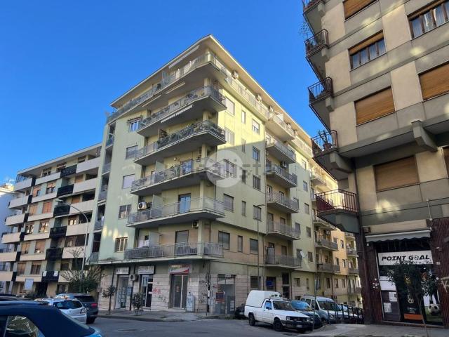 Appartamento in vendita di 167 m² in Corso Luigi Fera, 160