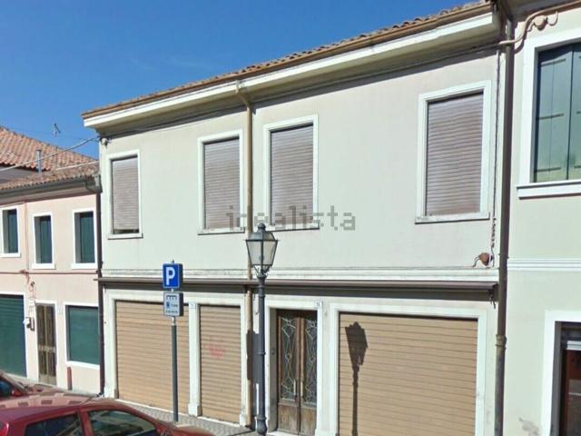 Appartamento in vendita di 167 m² in Piazza Umberto I, 15