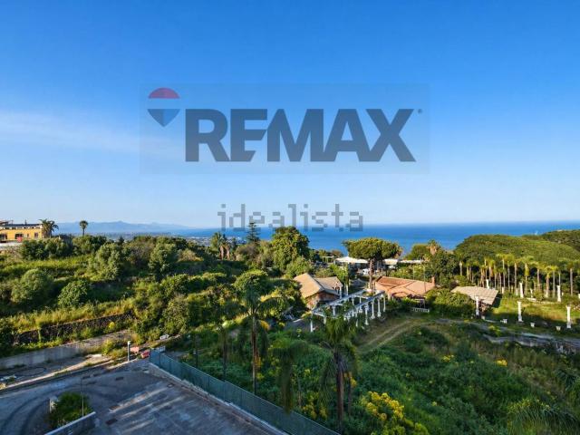 Appartamento in vendita di 168 m² in Via Cervo, 46