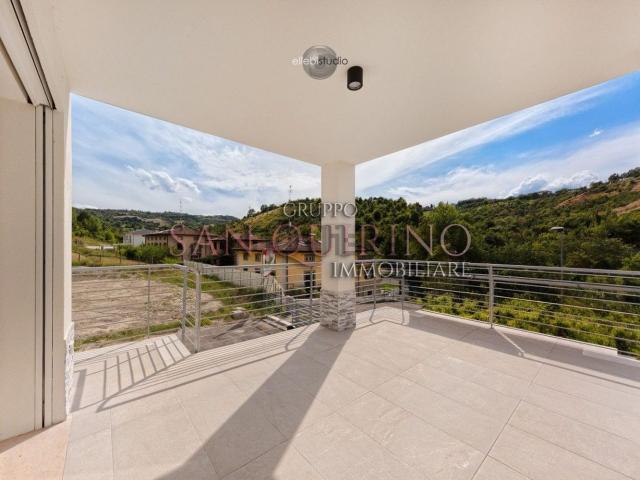 Appartamento in vendita di 168 m² in Via Claudia