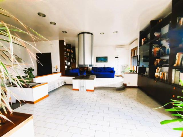 Appartamento in vendita di 168 m² in Via Abramo Lincoln