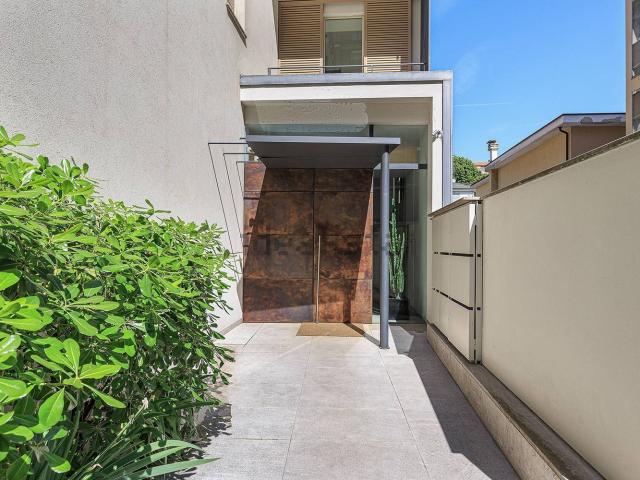 Appartamento in vendita di 168 m² in Via Genova