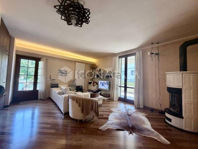 Appartamento in vendita di 168 m² in Via Giacomo Matteotti, 16