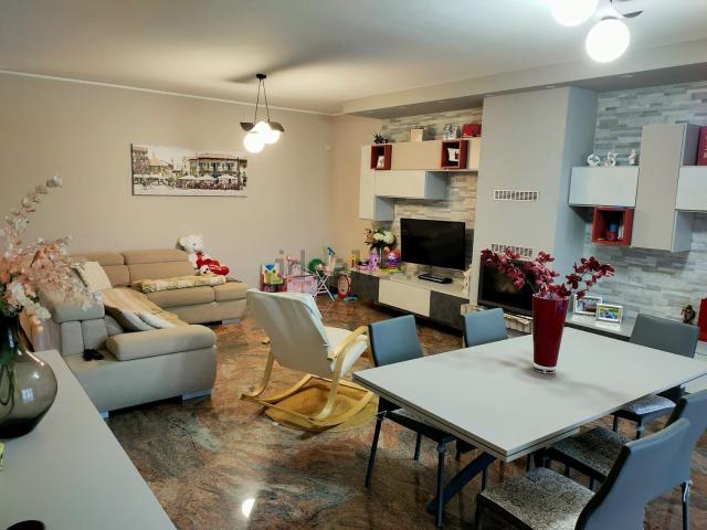 Appartamento in vendita di 168 m² in Via Giacomo Matteotti, 22
