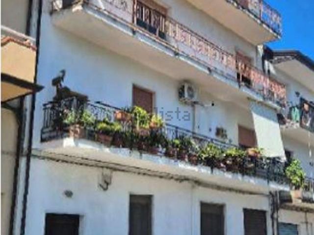 Appartamento in vendita di 168 m² in Via Giosuè Carducci