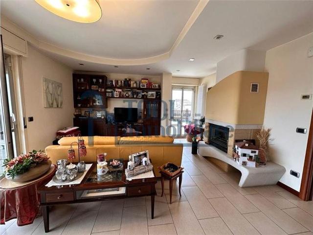 Appartamento in vendita di 168 m² in Via dell&apos Unita&apos  d&apos Italia