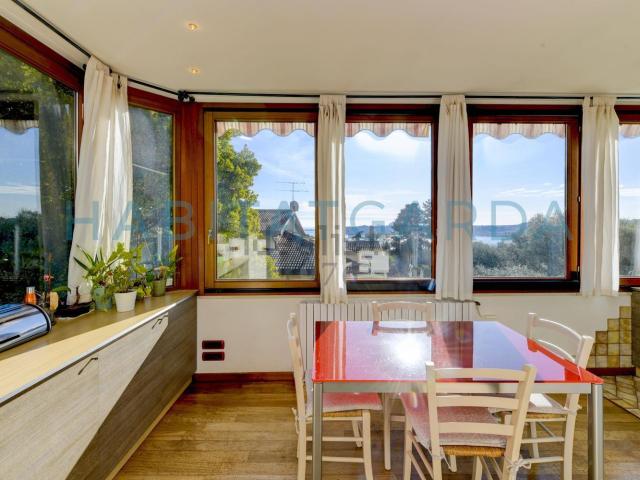 Appartamento in vendita di 168 m² in Via della Piazza di Morgnaga, 7