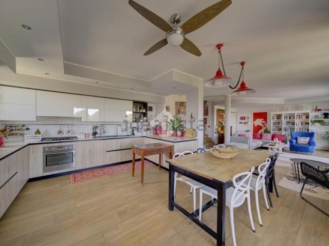 Appartamento in vendita di 168 m² in Via Italo Calvino, 22