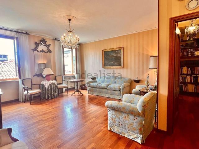 Appartamento in vendita di 168 m² in Via Modonella, 21