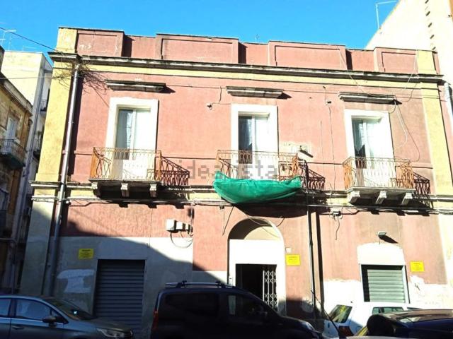 Appartamento in vendita di 168 m² in Via Nettuno