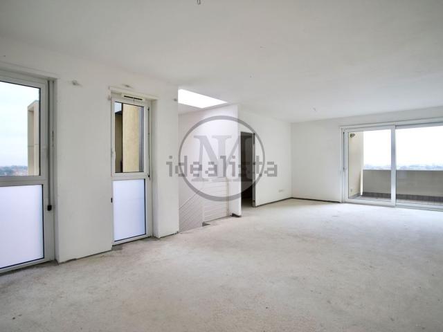 Appartamento in vendita di 168 m² in Viale Antonio Gramsci