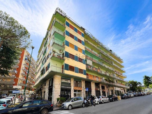 Appartamento in vendita di 168 m² in Viale dei Pini, 101