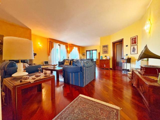 Appartamento in vendita di 168 m² in Viale Don Bosco