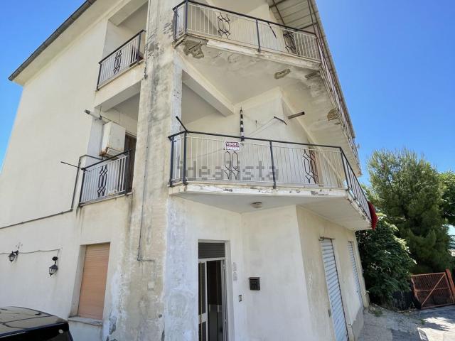 Appartamento in vendita di 168 m² in Circonvallazione Colle
