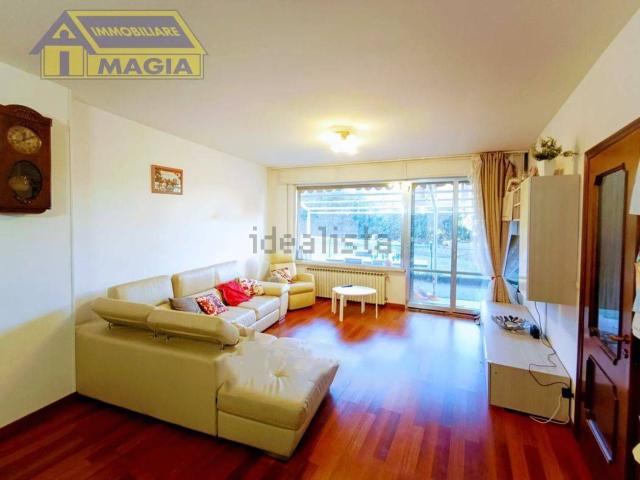 Appartamento in vendita di 168 m² in Piazza Simon Bolivar