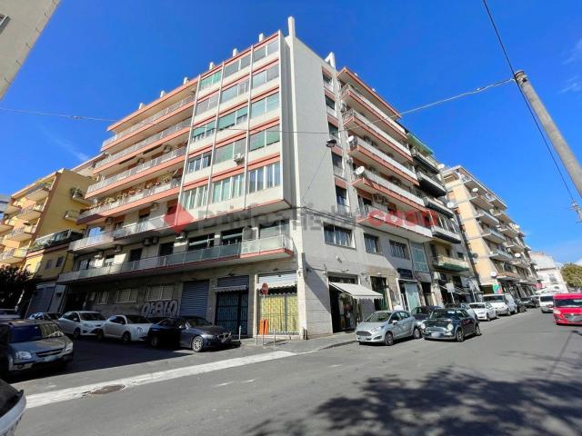 Appartamento in vendita di 169 m² in Via Antonino Longo, 50