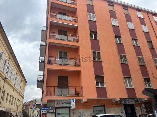 Appartamento in vendita di 169 m² in Via Giuseppe Zurlo