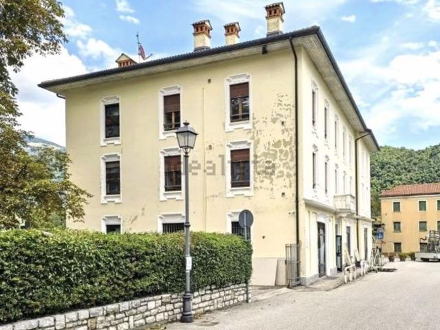 Appartamento in vendita di 169 m² in Via D. Alighieri, 15