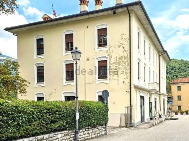 Appartamento in vendita di 169 m² in Via Dante Alighieri