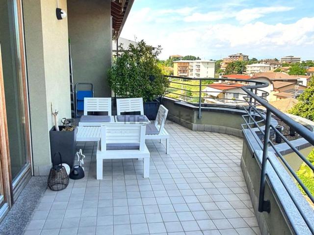 Appartamento in vendita di 169 m² in Via Magnago, 39