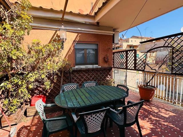 Appartamento in vendita di 169 m² in Via Raffaele de Cesare
