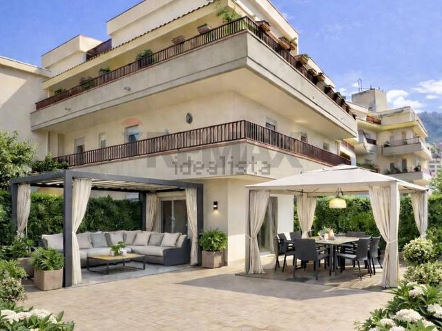Appartamento in vendita di 169 m² in Viale Italia, 4