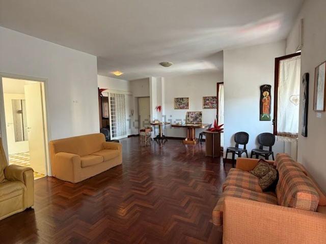 Appartamento in vendita di 169 m² in Viale Napoli