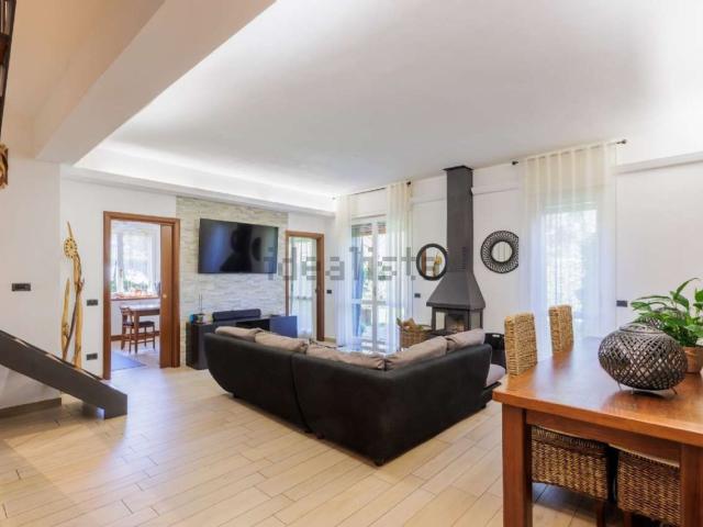 Appartamento in vendita di 170 m² in Via Col di Lana