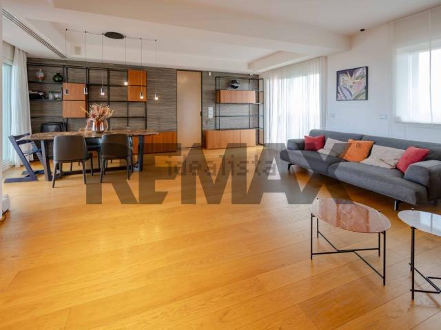 Appartamento in vendita di 170 m² in Via Colonnello Vito Nicola Picca, 4
