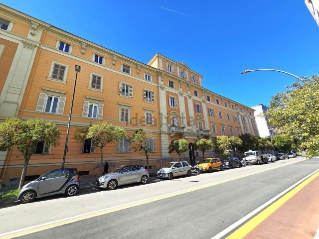 Appartamento in vendita di 170 m² in Via Conte di Ruvo, 28