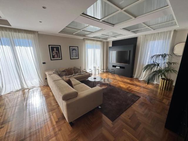 Appartamento in vendita di 170 m² in Via Cavalieri di Vittorio Veneto, 38