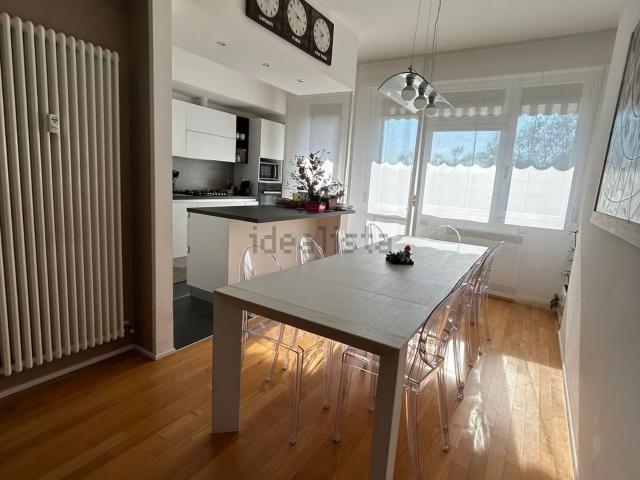 Appartamento in vendita di 170 m² in Via Cà Bassa, 25