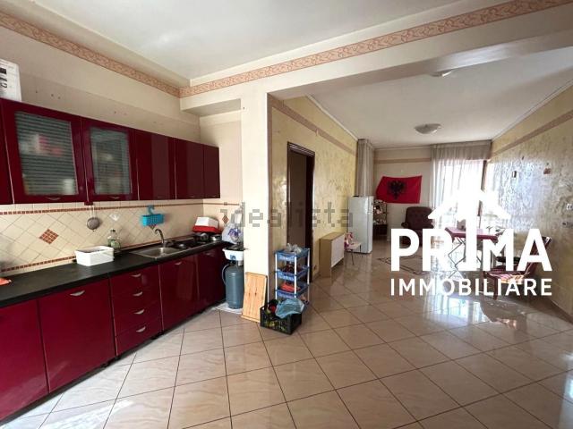 Appartamento in vendita di 170 m² in Via Cacc. delle Alpi, 155