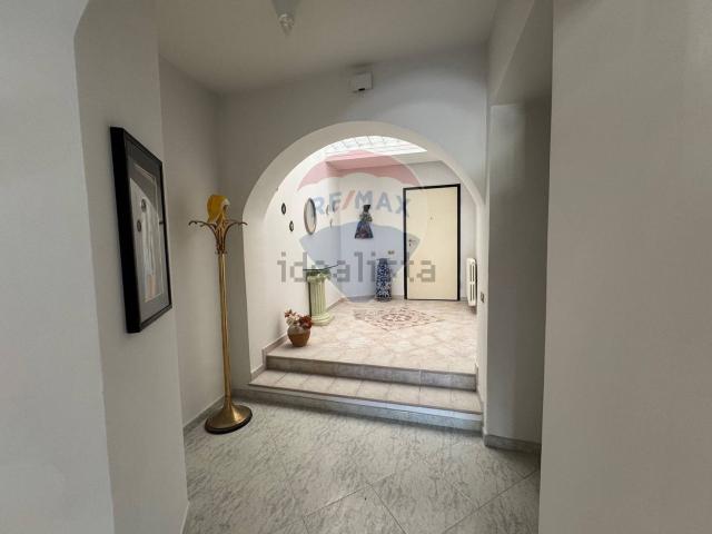 Appartamento in vendita di 170 m² in Via Carlo Alberto, 1