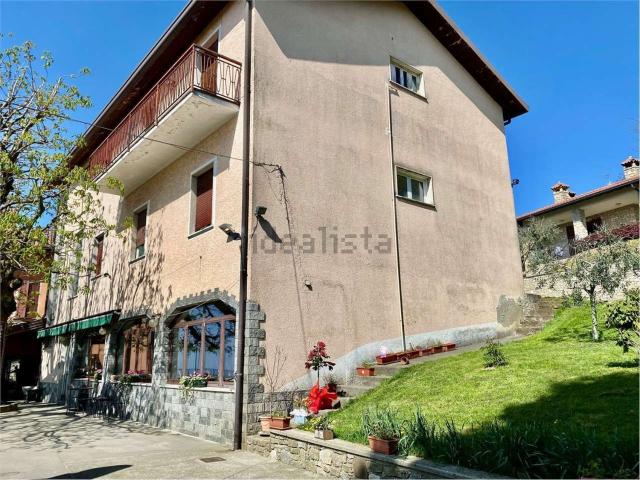 Appartamento in vendita di 170 m² in Via A. Manzoni, 11