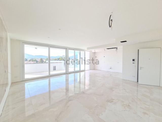Appartamento in vendita di 170 m² in Via Antonio Magarotto
