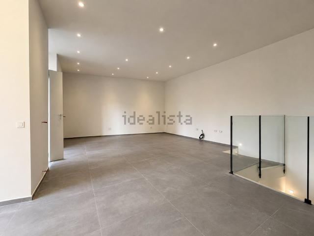 Appartamento in vendita di 170 m² in Via Antonino Rescigno, 48