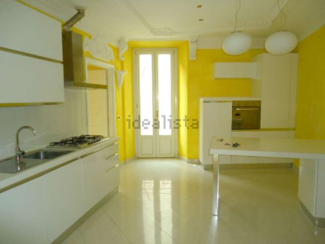 Appartamento in vendita di 170 m² in Via Albuzzi, 6