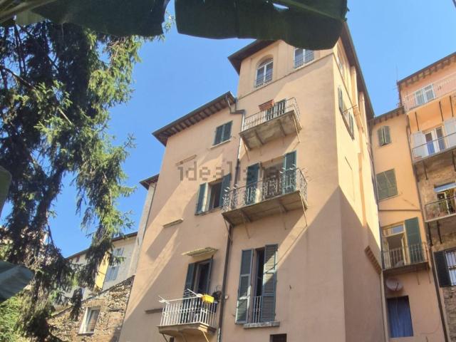 Appartamento in vendita di 170 m² in Via Alessi, 35